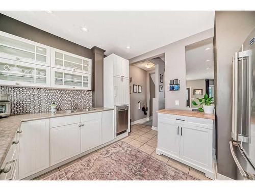 458 20 Avenue Nw, Calgary, AB - Indoor Photo Showing Kitchen