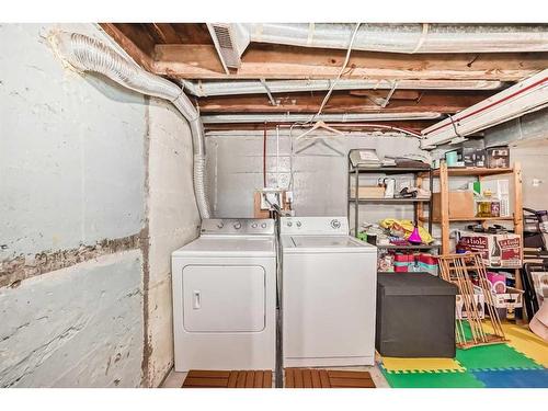 458 20 Avenue Nw, Calgary, AB - Indoor Photo Showing Laundry Room