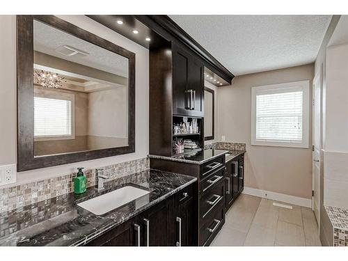 95 Panatella View Nw, Calgary, AB - Indoor Photo Showing Bathroom