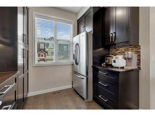 11 Nolan Hill Boulevard Nw, Calgary, AB - Indoor Photo Showing Kitchen