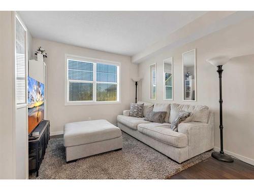 11 Nolan Hill Boulevard Nw, Calgary, AB - Indoor Photo Showing Living Room