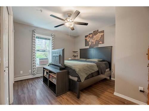 227-112 14 Avenue Se, Calgary, AB - Indoor Photo Showing Bedroom