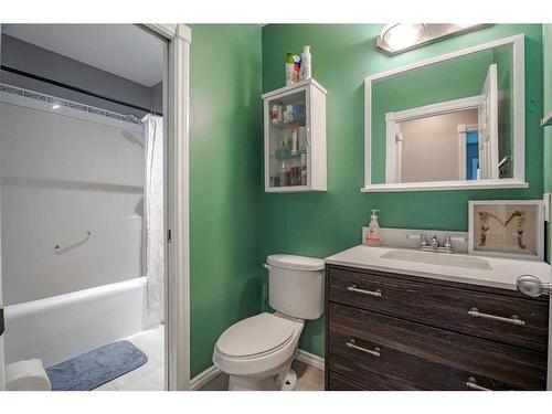 227-112 14 Avenue Se, Calgary, AB - Indoor Photo Showing Bathroom