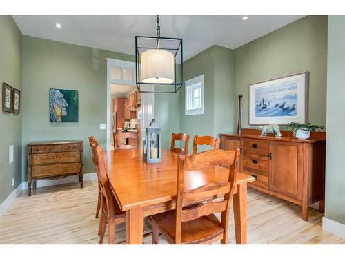 2022 7 Avenue Nw, Calgary, AB - Indoor Photo Showing Dining Room