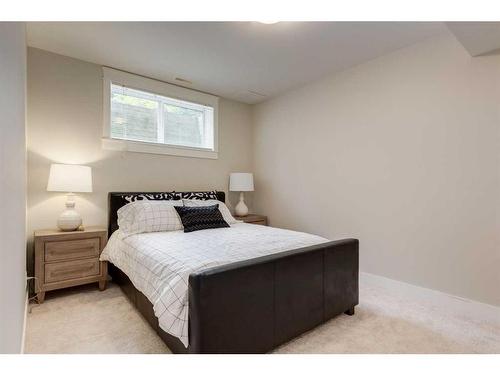 2022 7 Avenue Nw, Calgary, AB - Indoor Photo Showing Bedroom