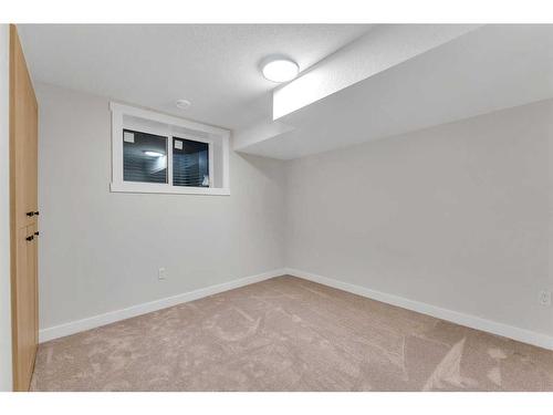 3723 Logan Crescent Sw, Calgary, AB - Indoor Photo Showing Other Room