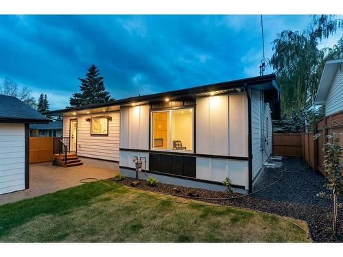 3723 Logan Crescent Sw, Calgary, AB - Outdoor With Exterior