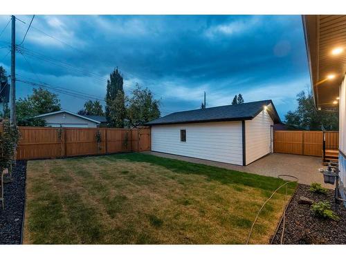 3723 Logan Crescent Sw, Calgary, AB - Outdoor