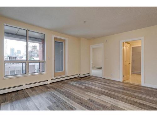 312-1053 10 Street Sw, Calgary, AB - Indoor Photo Showing Other Room