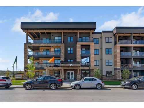 418-125 Wolf Hollow Crescent Se, Calgary, AB - Outdoor With Facade