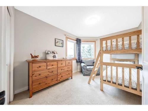 184 Scenic Hill Close Nw, Calgary, AB - Indoor Photo Showing Bedroom