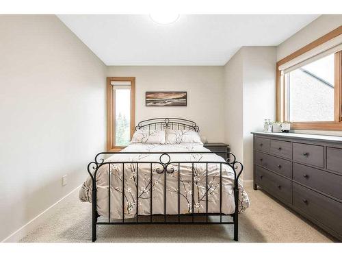 184 Scenic Hill Close Nw, Calgary, AB - Indoor Photo Showing Bedroom