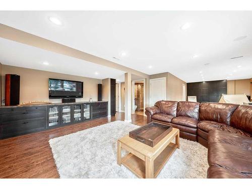 184 Scenic Hill Close Nw, Calgary, AB - Indoor Photo Showing Living Room