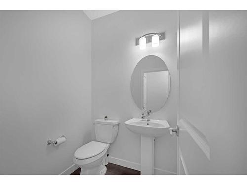 32 Ambelside Crescent Nw, Calgary, AB - Indoor Photo Showing Bathroom