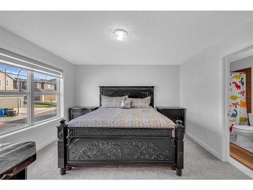 32 Ambelside Crescent Nw, Calgary, AB - Indoor Photo Showing Bedroom