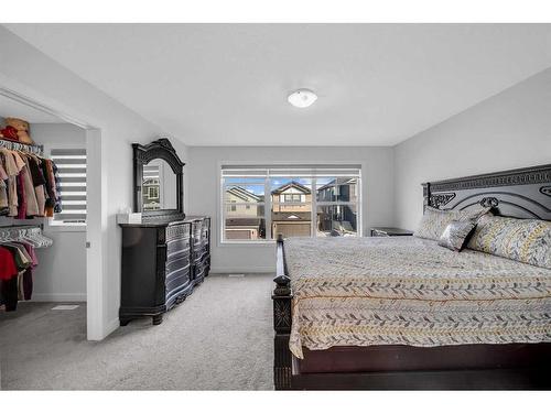 32 Ambelside Crescent Nw, Calgary, AB - Indoor Photo Showing Bedroom