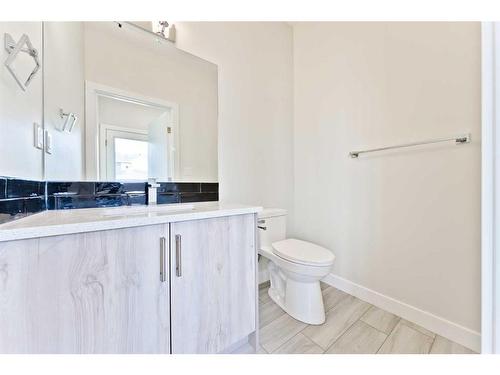 342 Midgrove Link Sw, Airdrie, AB - Indoor Photo Showing Bathroom