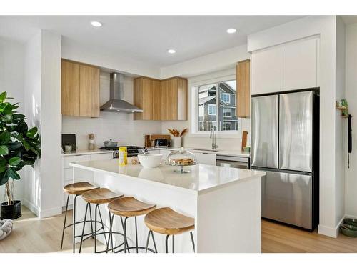 3957 Quesnay Wood Drive Sw, Calgary, AB - Indoor Photo Showing Kitchen