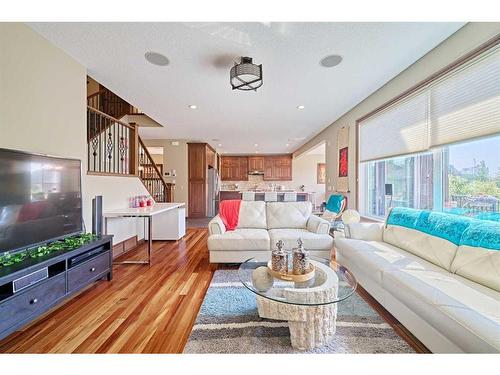 26 Quarry Point Se, Calgary, AB - Indoor Photo Showing Living Room