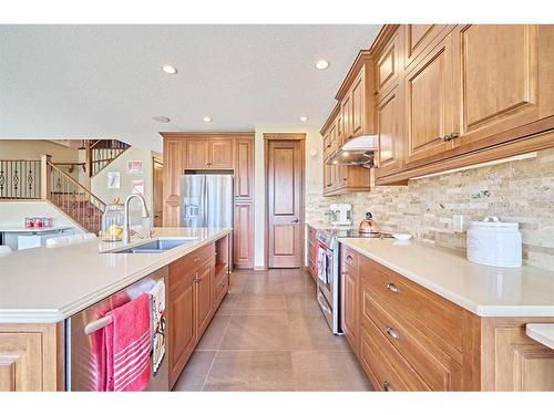 26 Quarry Point Se, Calgary, AB - Indoor Photo Showing Kitchen