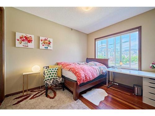 26 Quarry Point Se, Calgary, AB - Indoor Photo Showing Bedroom