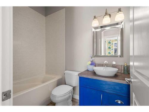 34 Evergreen Common Sw, Calgary, AB - Indoor Photo Showing Bathroom