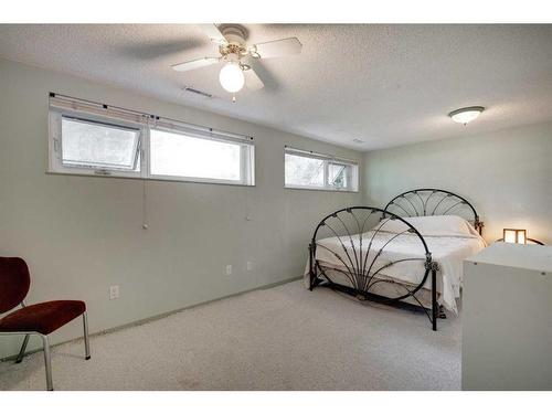 9440 Academy Drive Se, Calgary, AB - Indoor Photo Showing Other Room