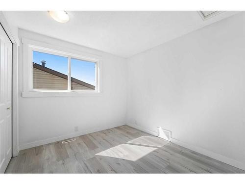 167 Castlebrook Drive Ne, Calgary, AB - Indoor Photo Showing Other Room