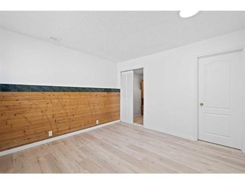 167 Castlebrook Drive Ne, Calgary, AB - Indoor Photo Showing Other Room