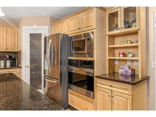 1733 Evergreen Drive Sw, Calgary, AB - Indoor Photo Showing Kitchen