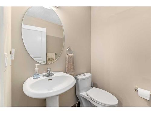 1733 Evergreen Drive Sw, Calgary, AB - Indoor Photo Showing Bathroom