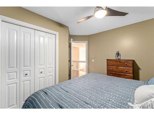 1733 Evergreen Drive Sw, Calgary, AB - Indoor Photo Showing Bedroom