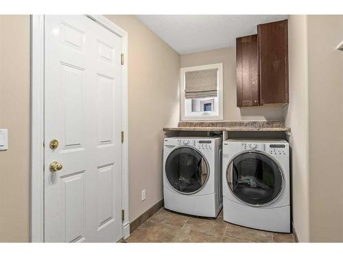 1733 Evergreen Drive Sw, Calgary, AB - Indoor Photo Showing Laundry Room