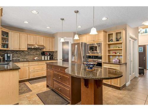 1733 Evergreen Drive Sw, Calgary, AB - Indoor Photo Showing Kitchen With Upgraded Kitchen