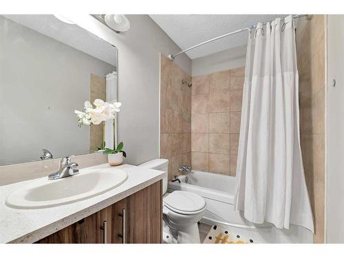 11 Falchurch Road Ne, Calgary, AB - Indoor Photo Showing Bathroom