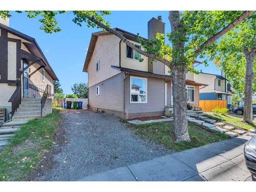 11 Falchurch Road Ne, Calgary, AB - Outdoor