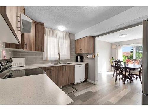 11 Falchurch Road Ne, Calgary, AB - Indoor