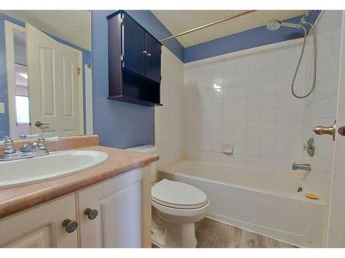 2200-6224 17 Avenue Se, Calgary, AB - Indoor Photo Showing Bathroom