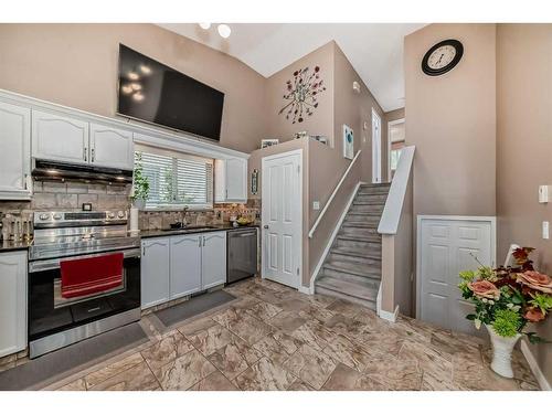 158 Laguna Circle Ne, Calgary, AB - Indoor Photo Showing Kitchen