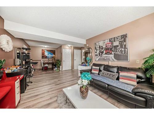 158 Laguna Circle Ne, Calgary, AB - Indoor Photo Showing Living Room