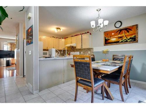 807 Erin Woods Drive Se, Calgary, AB - Indoor Photo Showing Dining Room