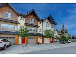 1607 Wentworth Villas SW Calgary, AB T3H 0K7