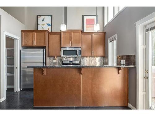 1607 Wentworth Villas Sw, Calgary, AB - Indoor Photo Showing Kitchen