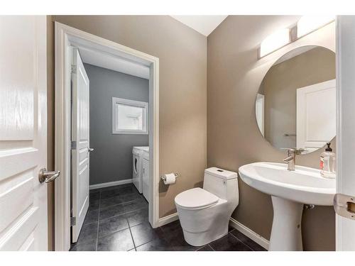 1607 Wentworth Villas Sw, Calgary, AB - Indoor Photo Showing Bathroom