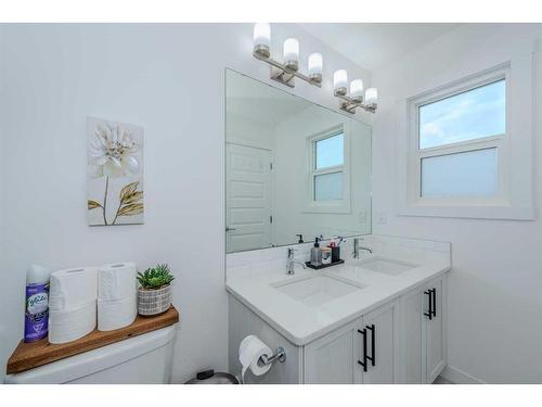 116 Sage Hill Crescent Nw, Calgary, AB - Indoor Photo Showing Bathroom