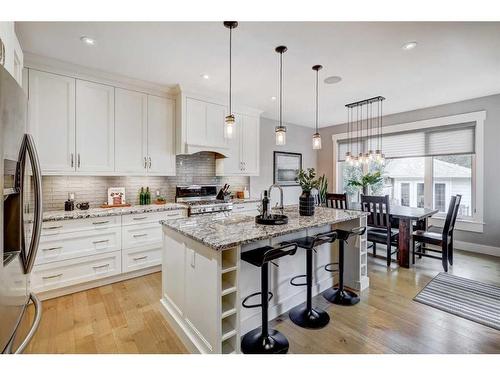 1215 15 Street Se, Calgary, AB - Indoor Photo Showing Kitchen With Upgraded Kitchen