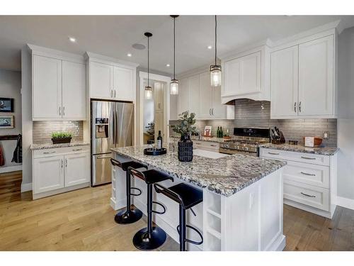 1215 15 Street Se, Calgary, AB - Indoor Photo Showing Kitchen With Upgraded Kitchen