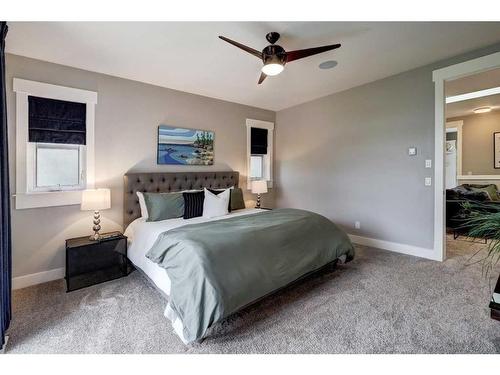 1215 15 Street Se, Calgary, AB - Indoor Photo Showing Bedroom