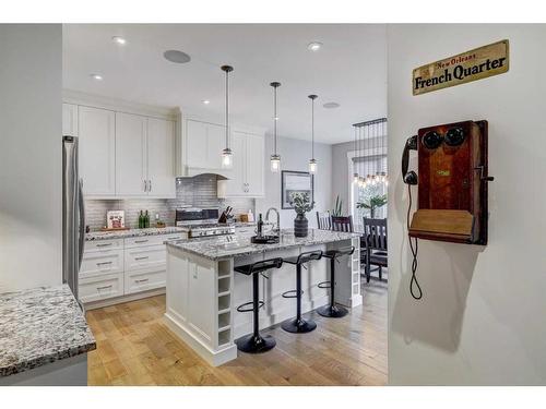 1215 15 Street Se, Calgary, AB - Indoor Photo Showing Kitchen With Upgraded Kitchen