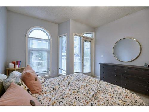 103-1026 12 Avenue Sw, Calgary, AB - Indoor Photo Showing Bedroom